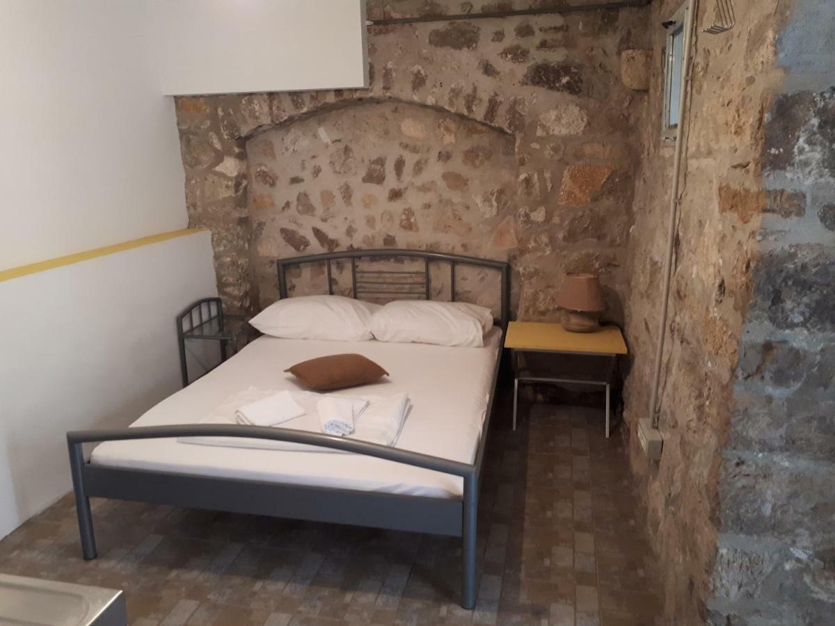Hostel Omiš Exterior foto
